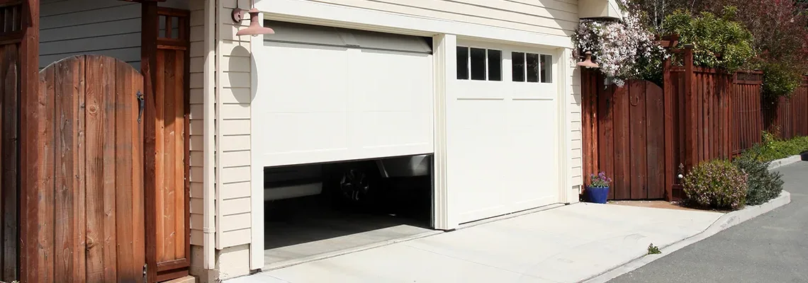 Repair Garage Door Won't Close Light Blinks in Pompano Beach, Florida